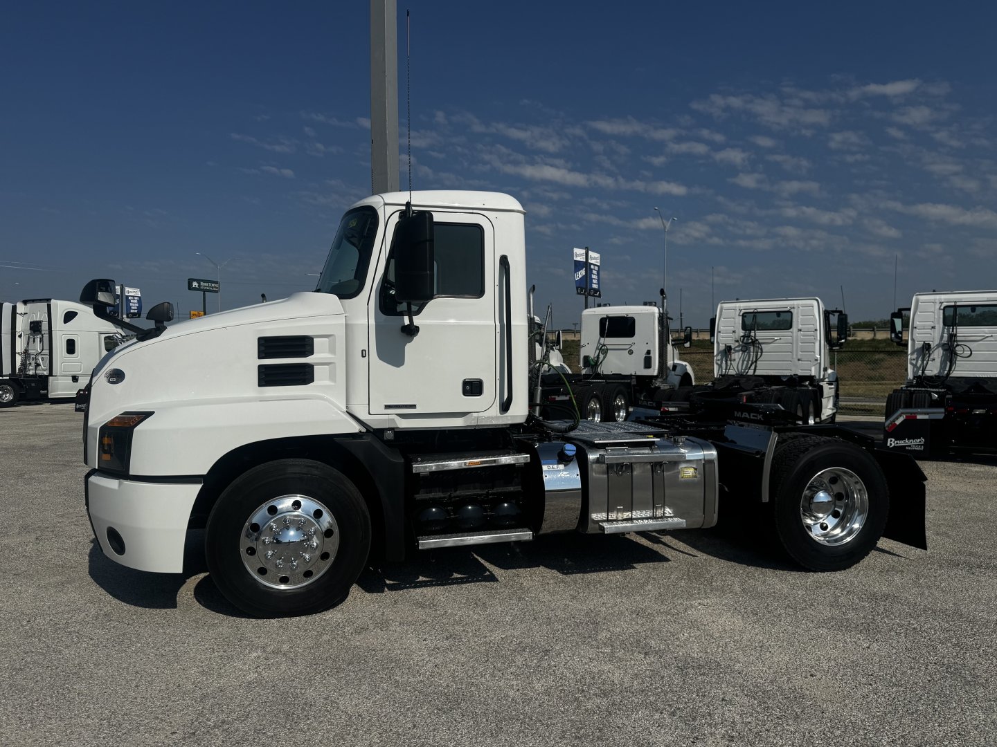 2021 Mack AN42T