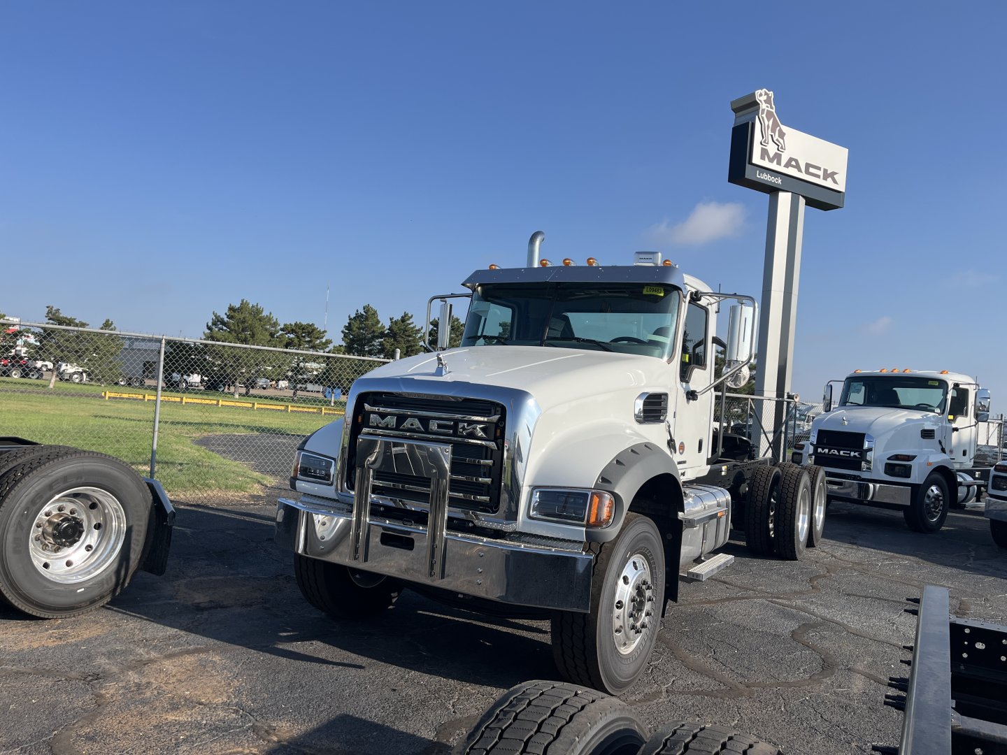 2026 Mack GR64FT