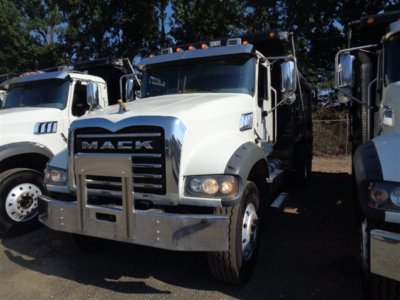 2022 Mack GR64F