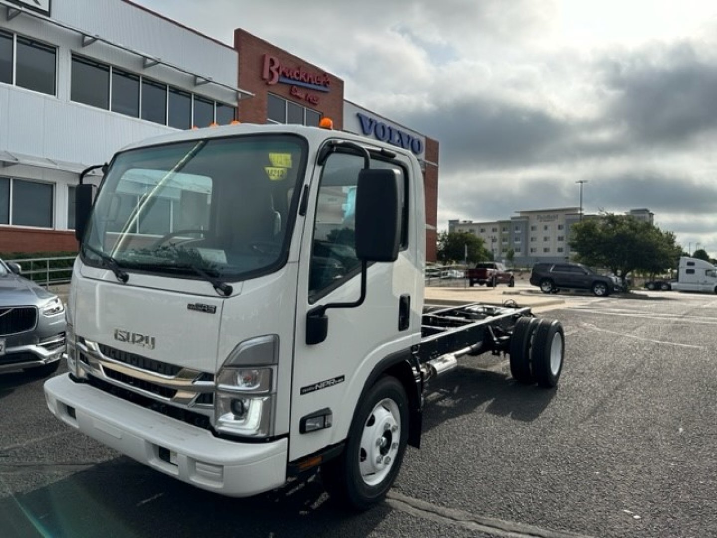 2024 Isuzu NPR-GAS-HD