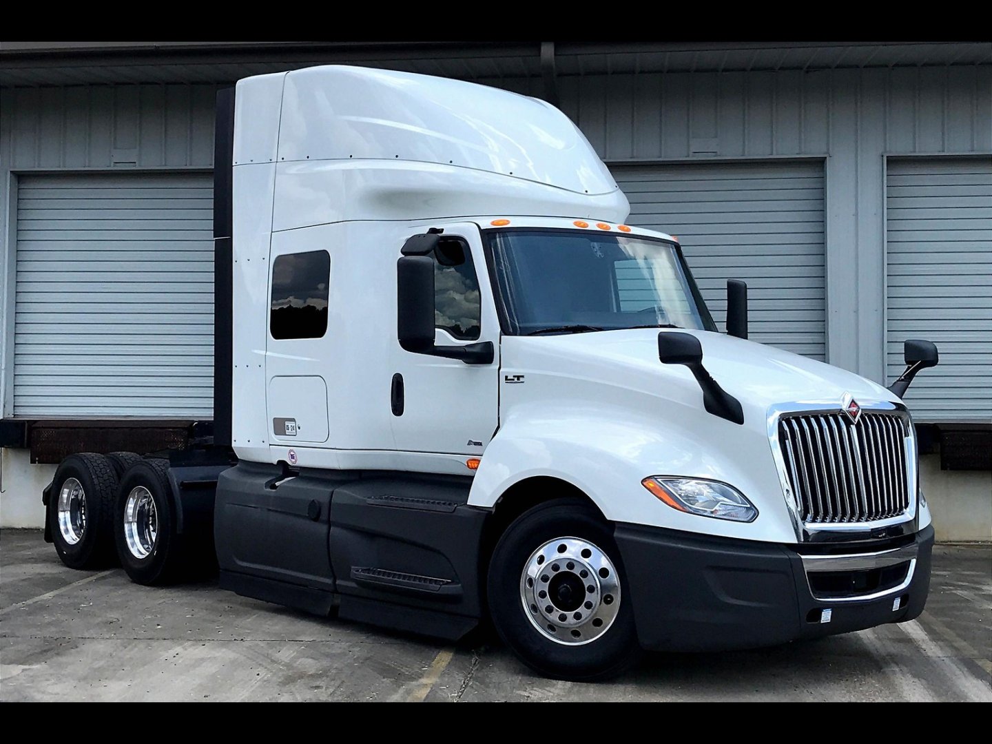 2023 INT LT625 6x4