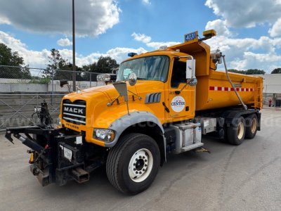 2012 Mack GU713