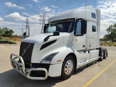 2022 Volvo VNL64T760