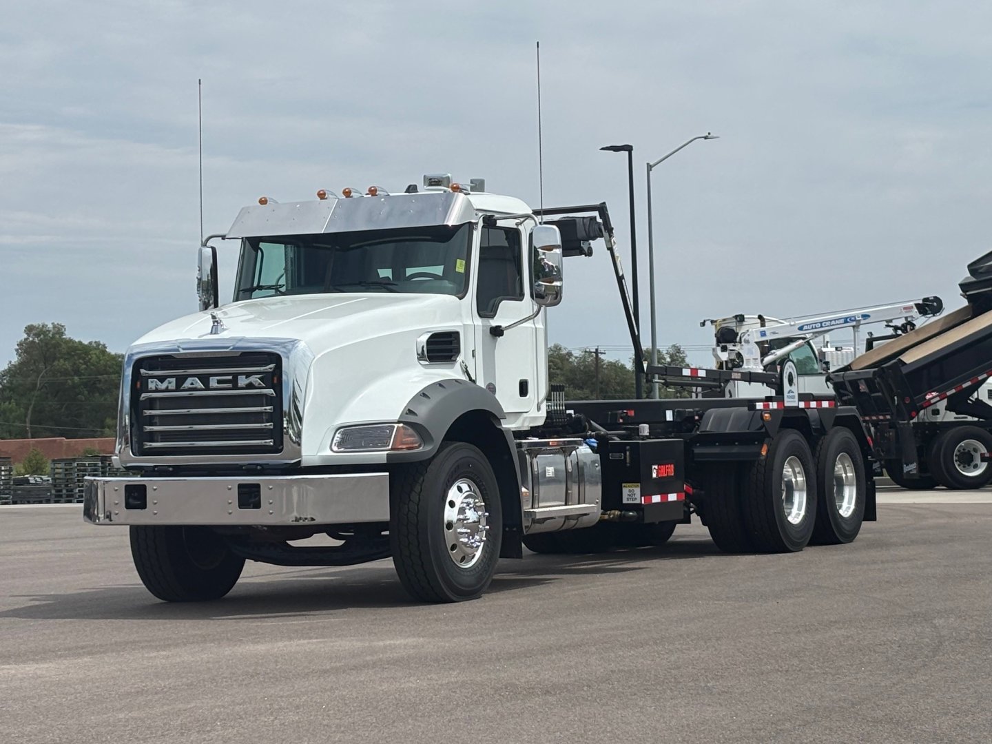 2026 Mack GR64B