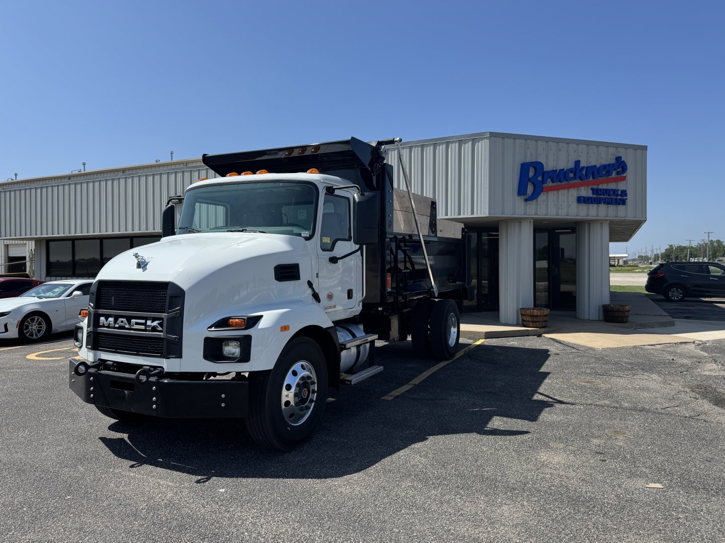 2025 Mack MD74