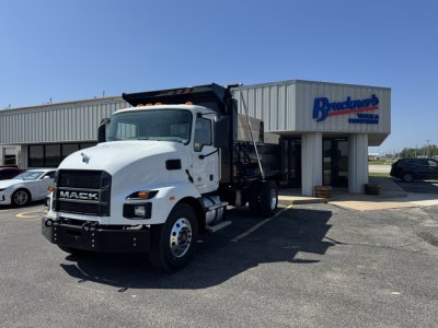 2025 Mack MD74