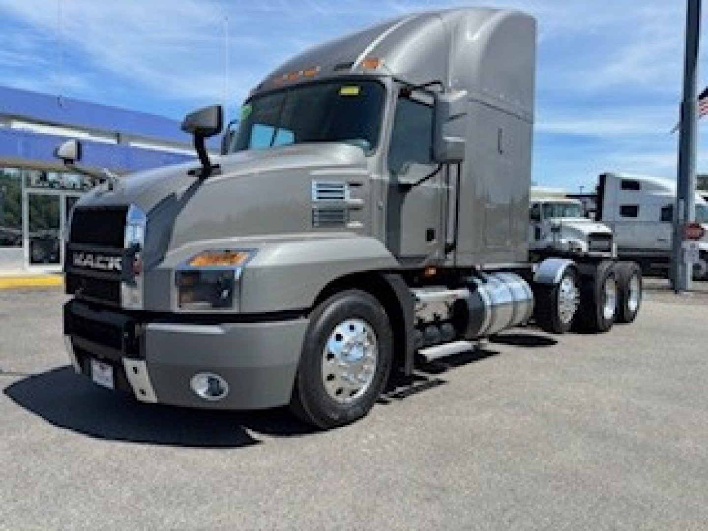 2019 Mack AN64T