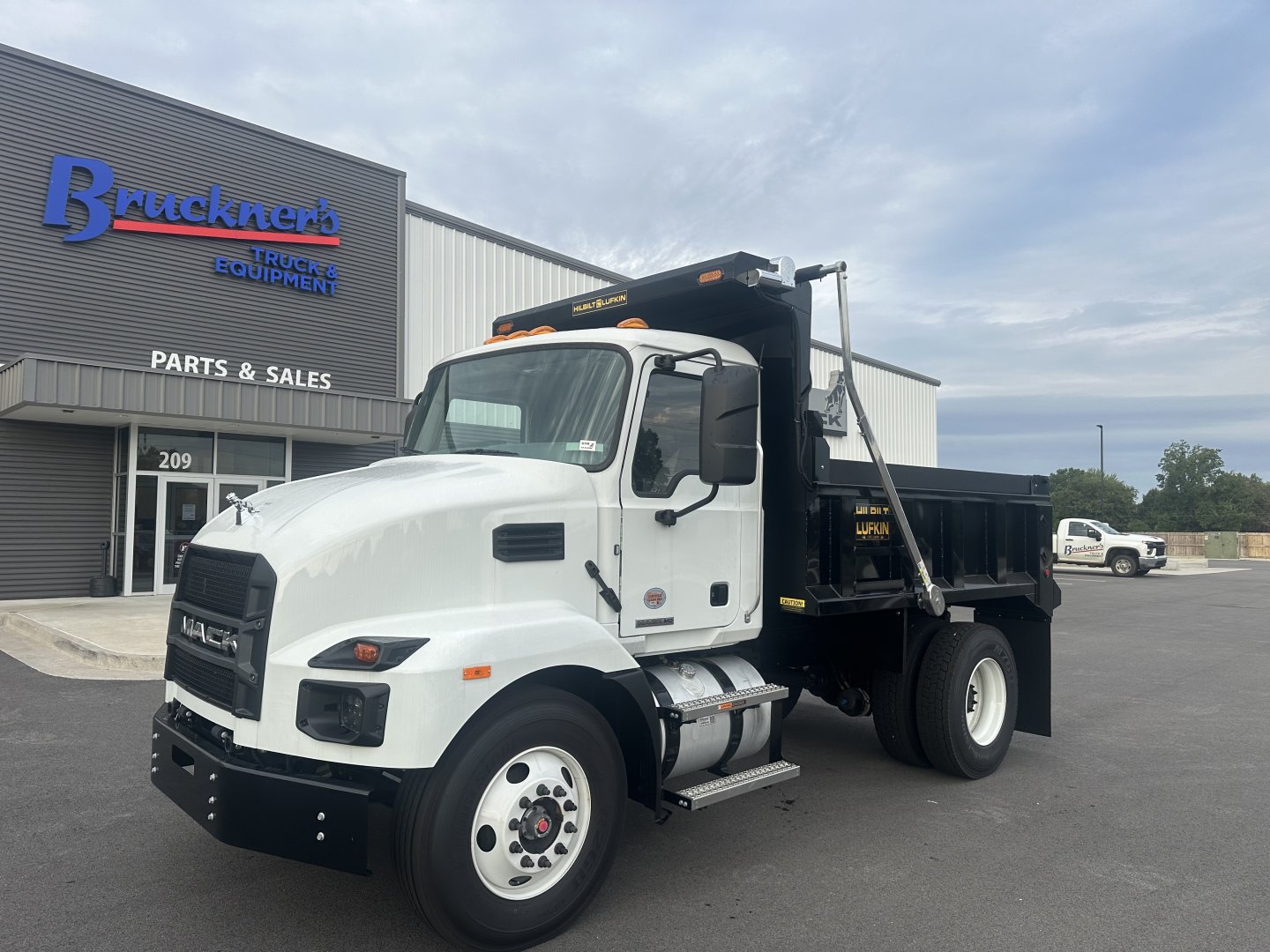 2026 Mack MD74