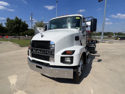 2025 Mack MD74