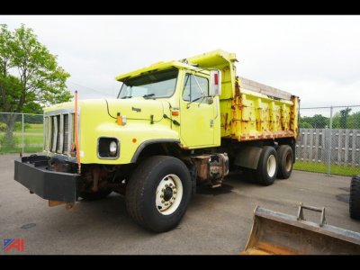 2001 International 2674