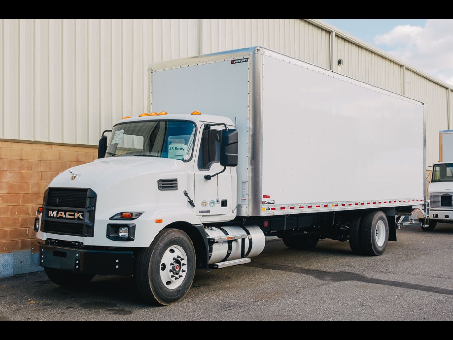 2025 Mack MD64
