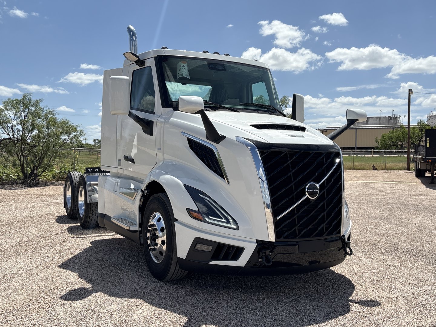 2026 Volvo VNL64T300