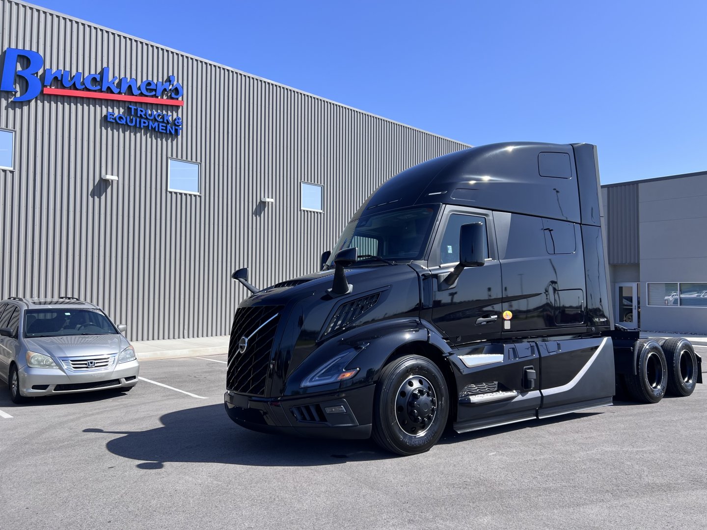 2026 Volvo VNL64T860