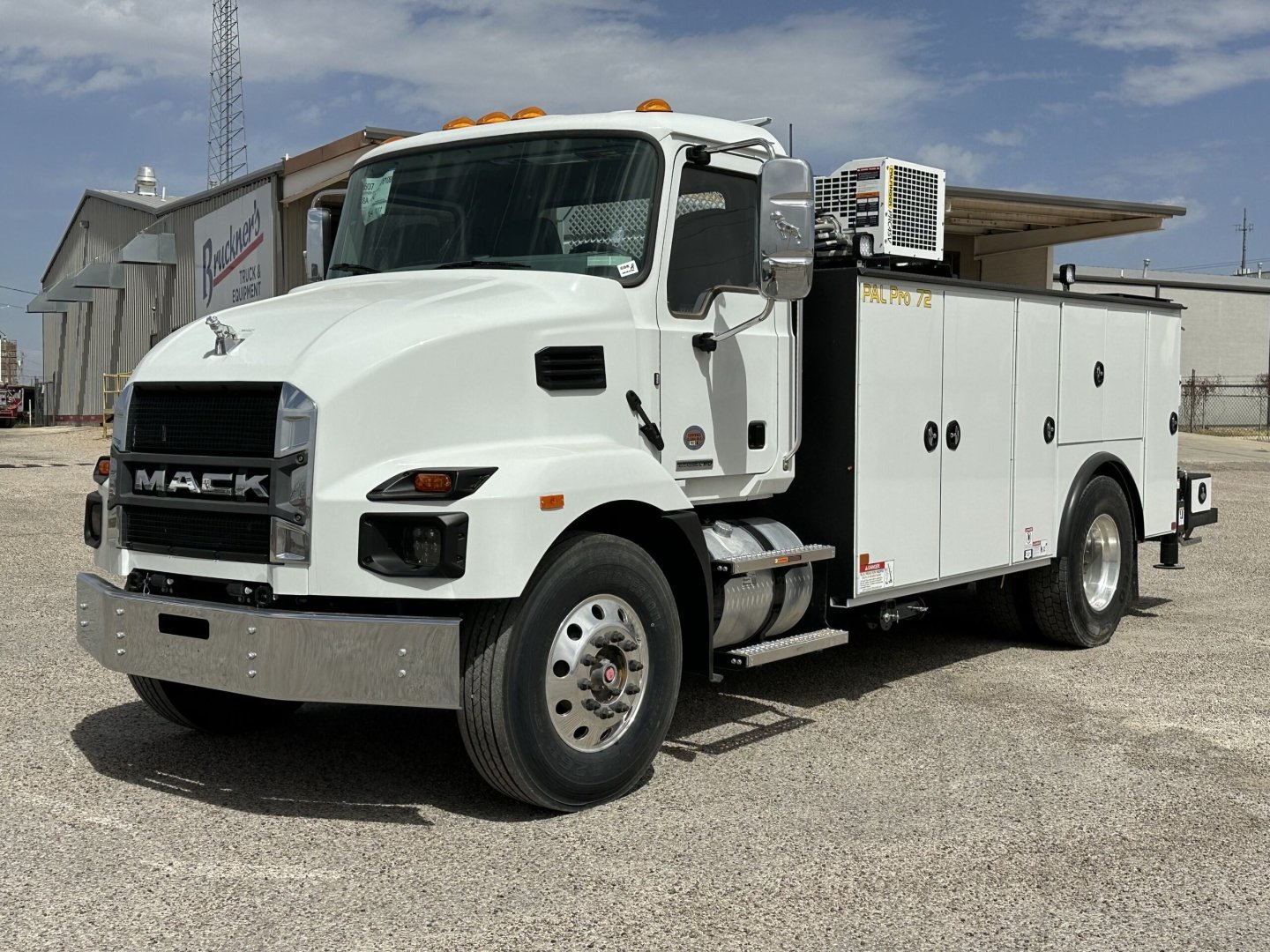 2025 Mack MD74