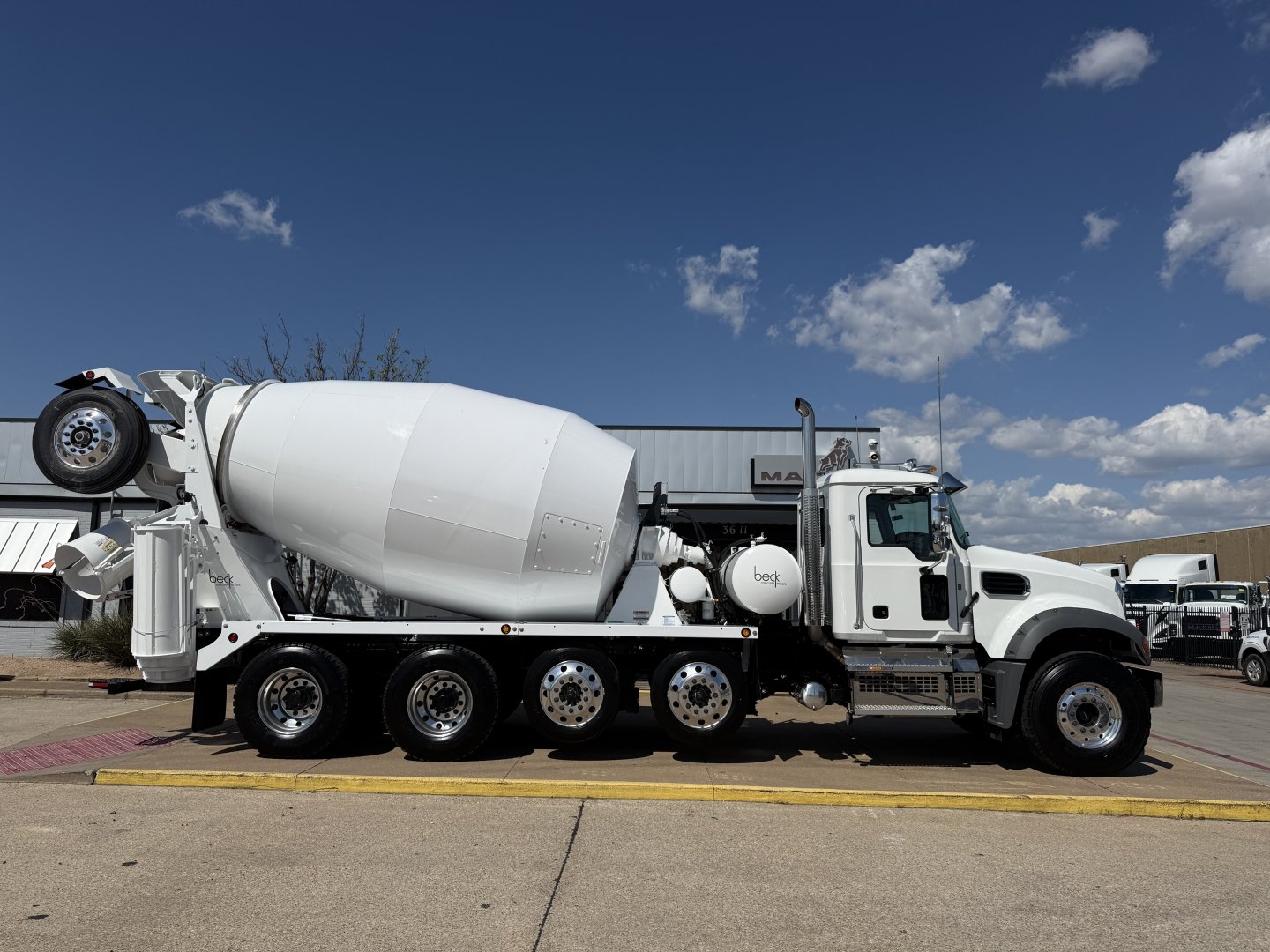2026 Mack GR104F