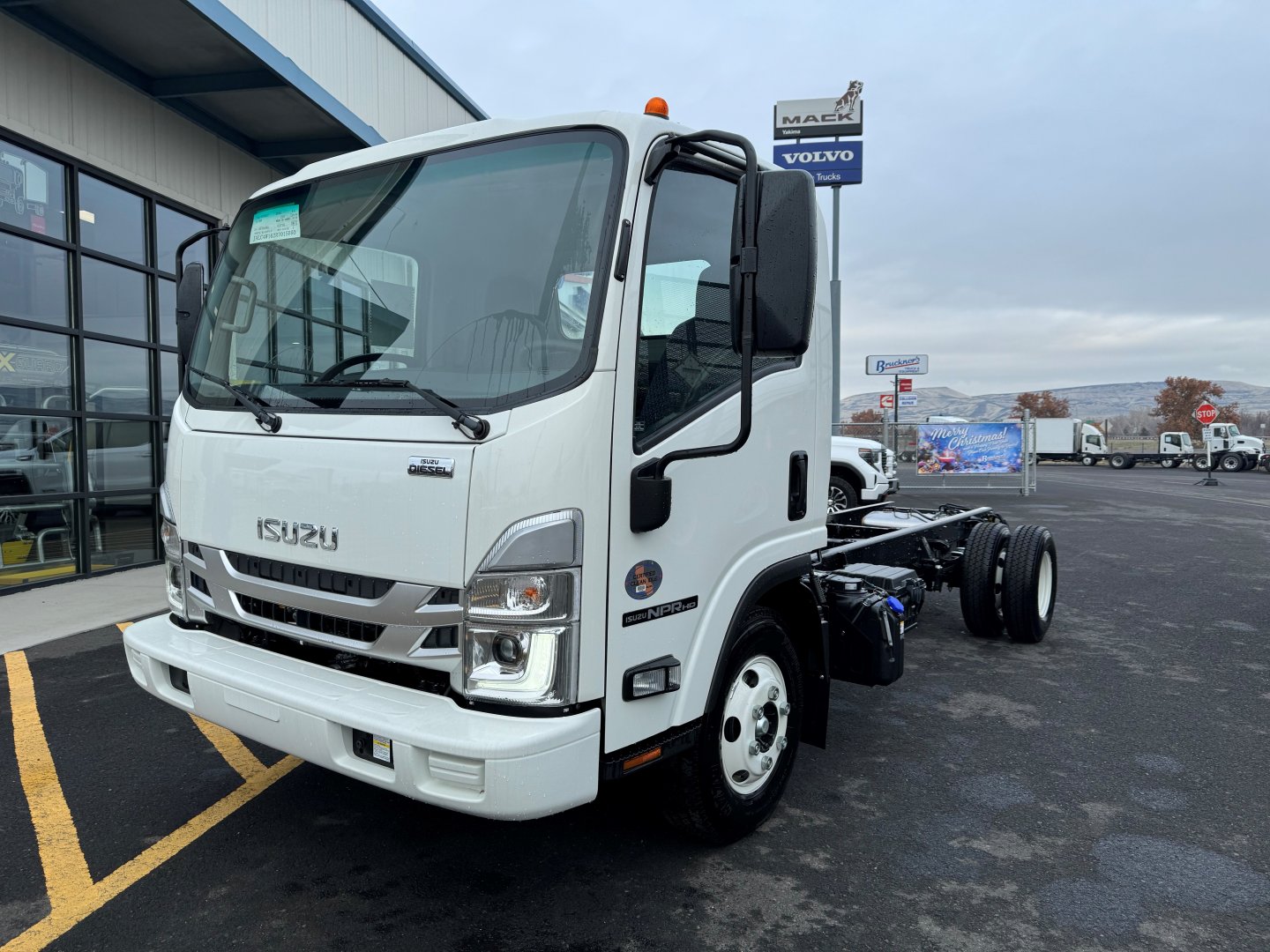 2024 Isuzu NPR-HD