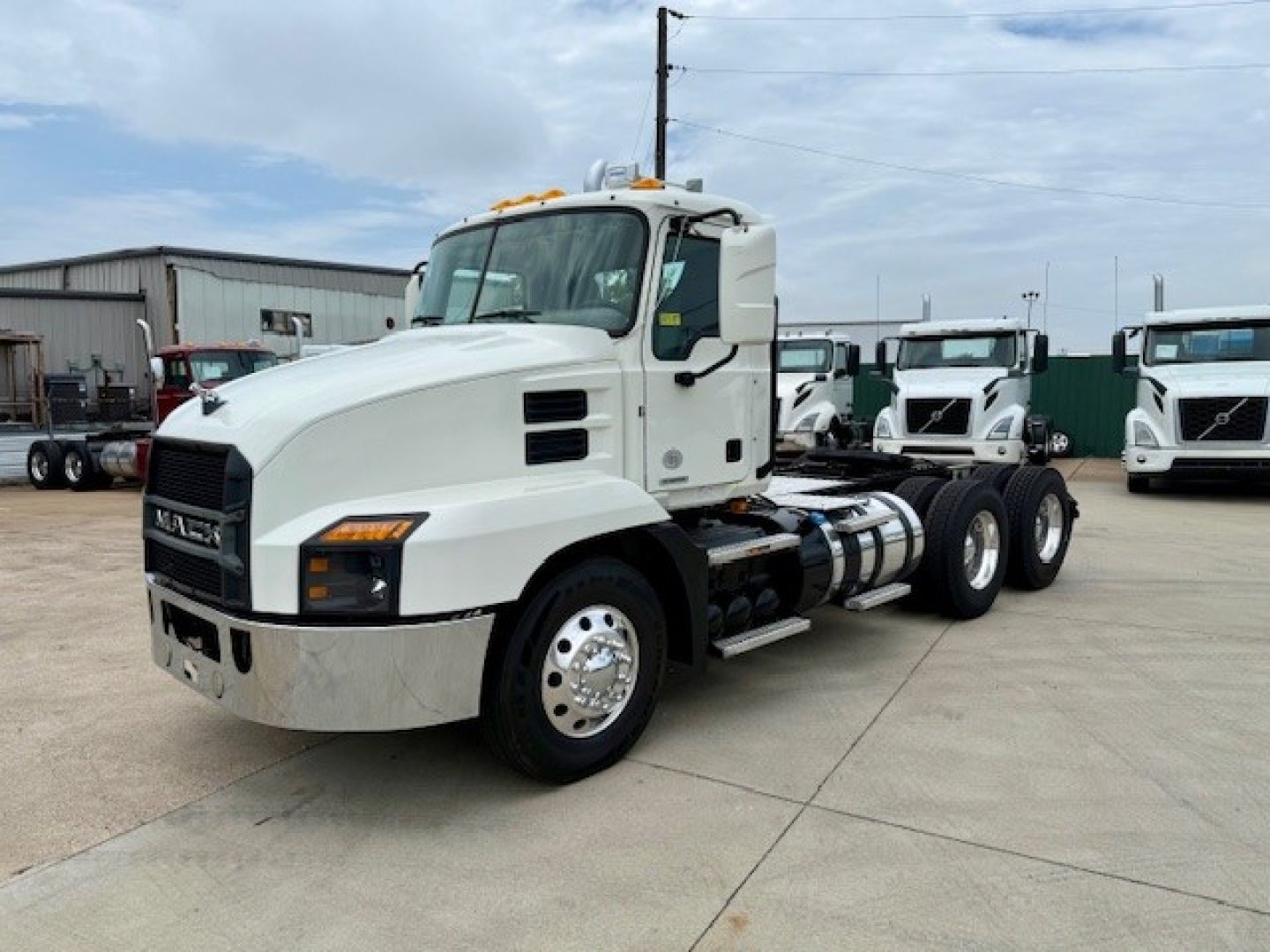 2021 Mack AN64T