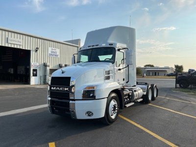 2025 Mack AN64T