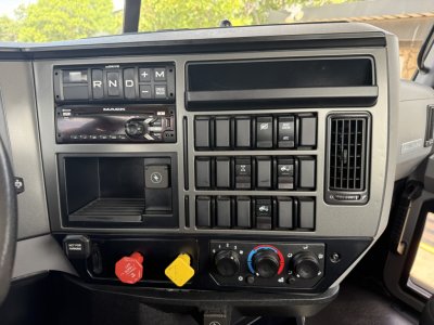 2021 Mack AN64T