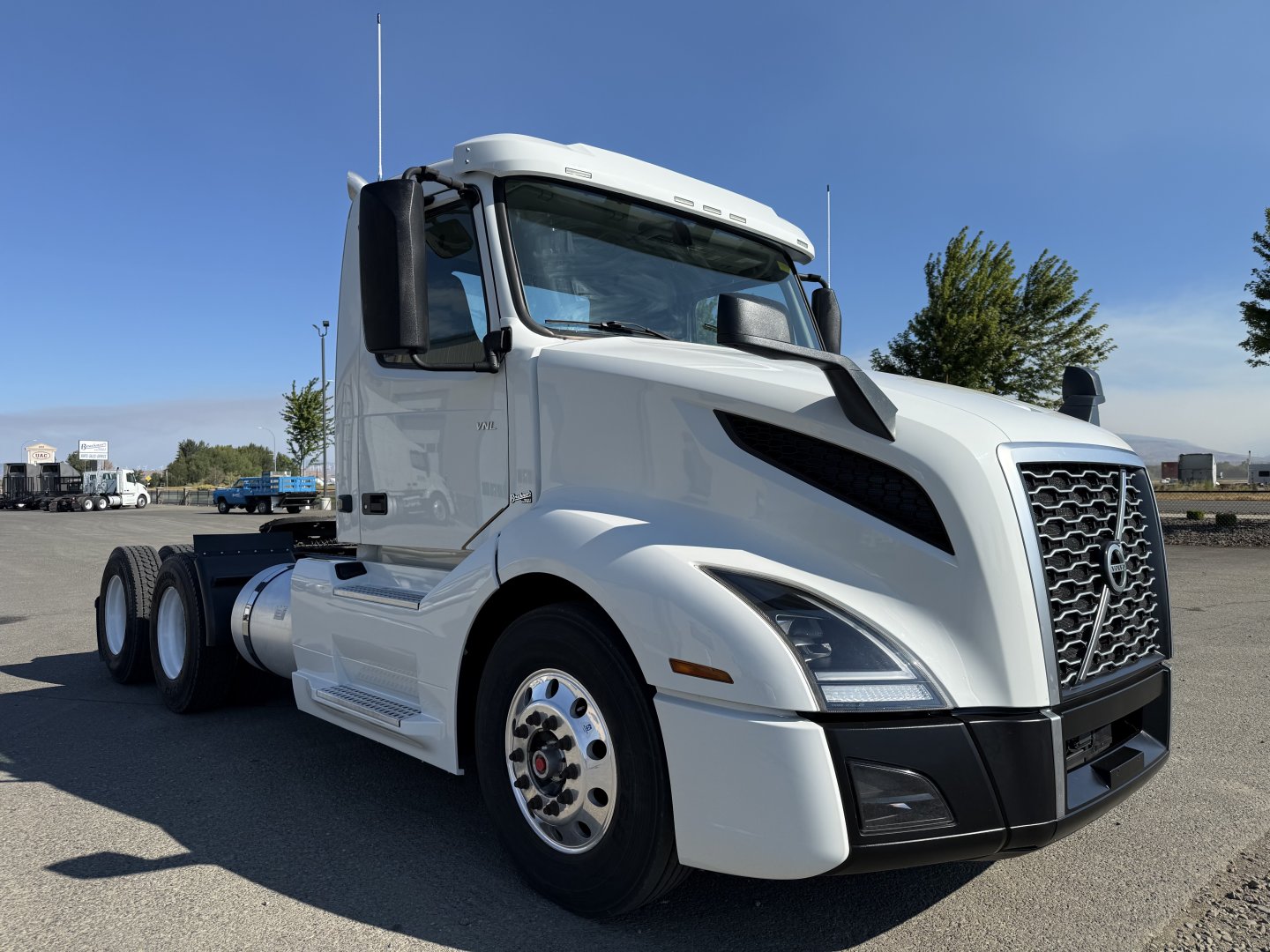 2019 Volvo VNL64T300