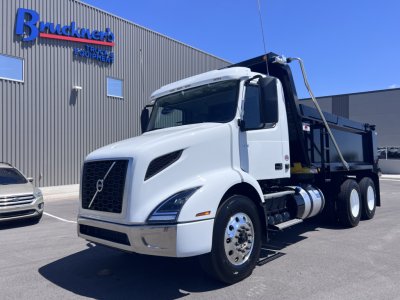 2026 Volvo VNR64300