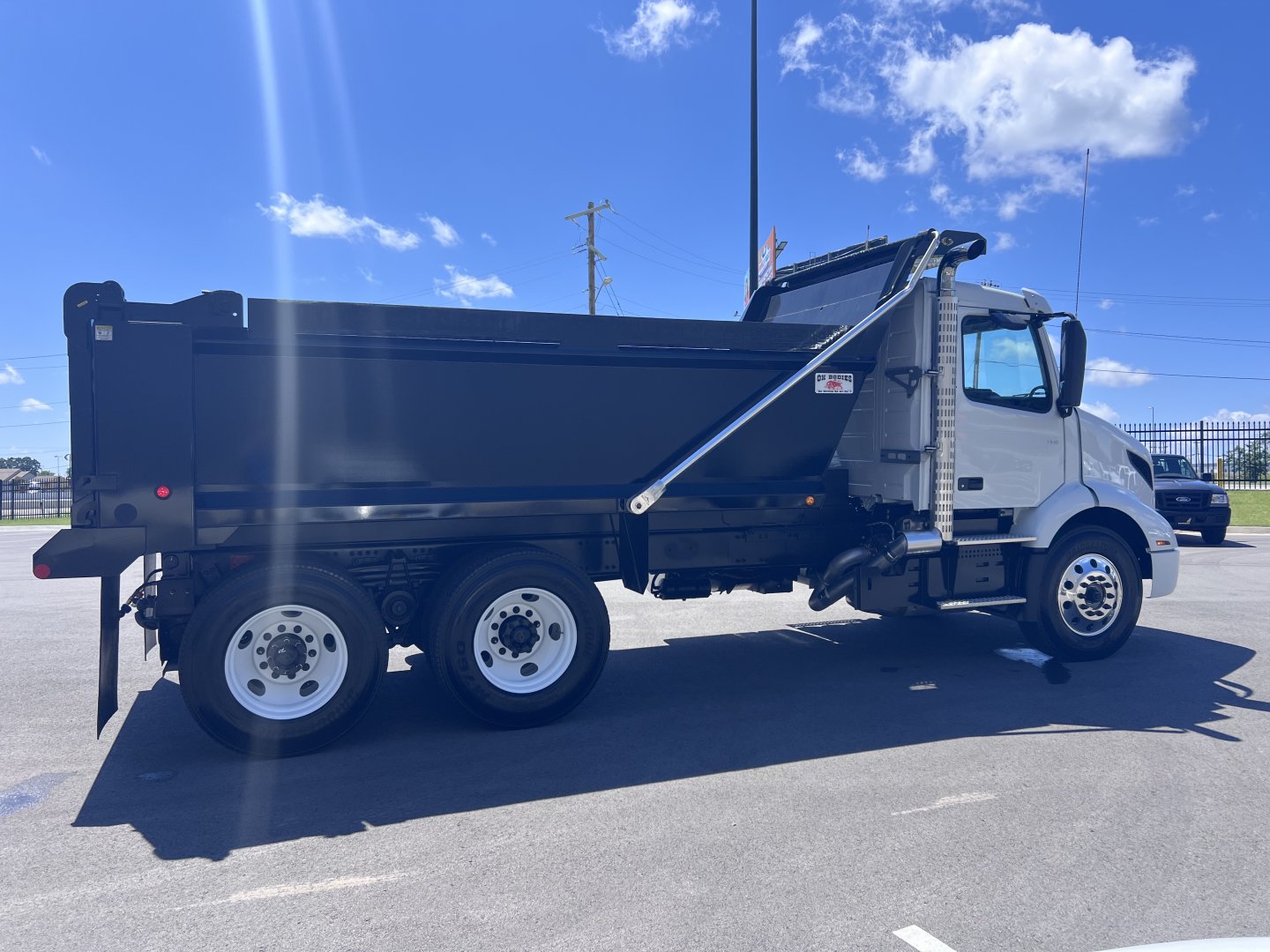 2026 Volvo VNR64300
