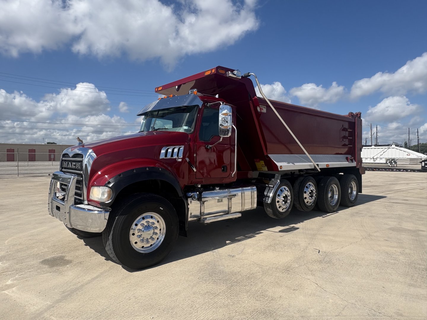 2020 Mack GRANITE