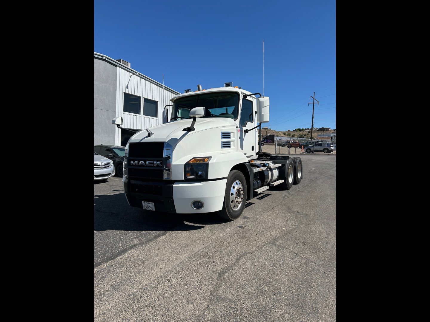 2020 Mack AN64T