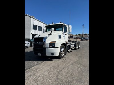 2020 Mack AN64T