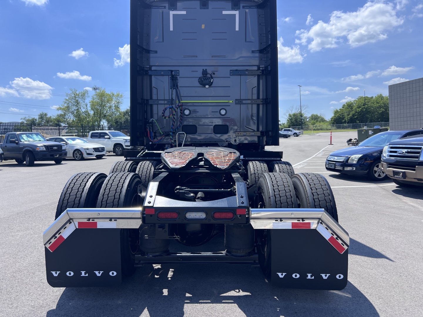 2026 Volvo VNL64T860