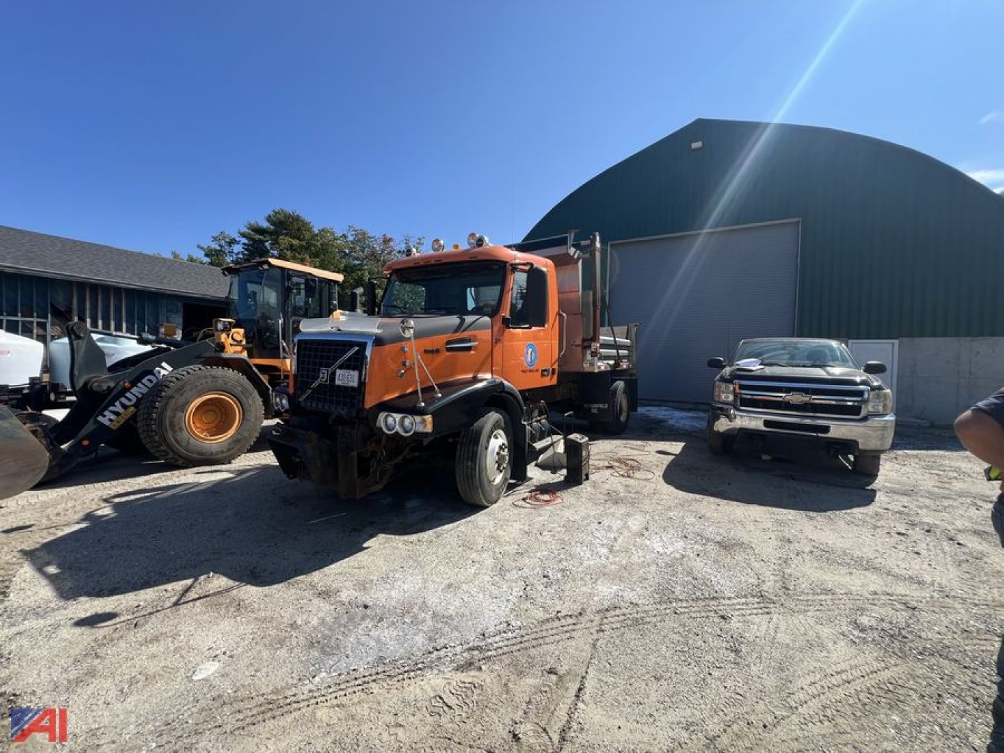 2005 Volvo 1965 with Plows