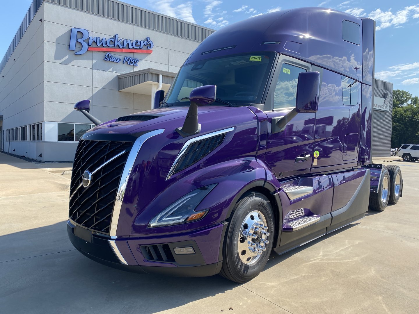 2026 Volvo VNL64T860