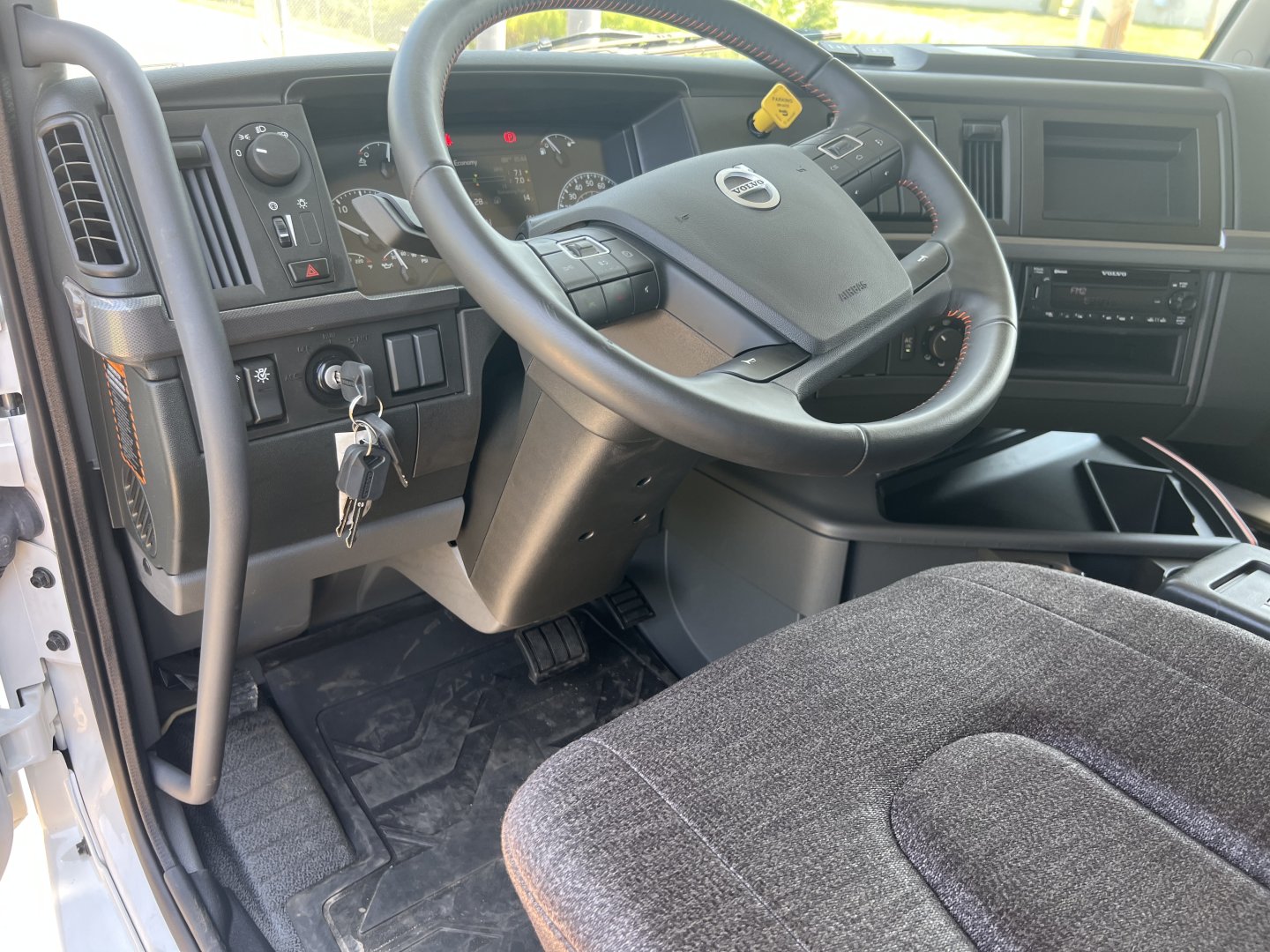 2026 Volvo VHD64F300