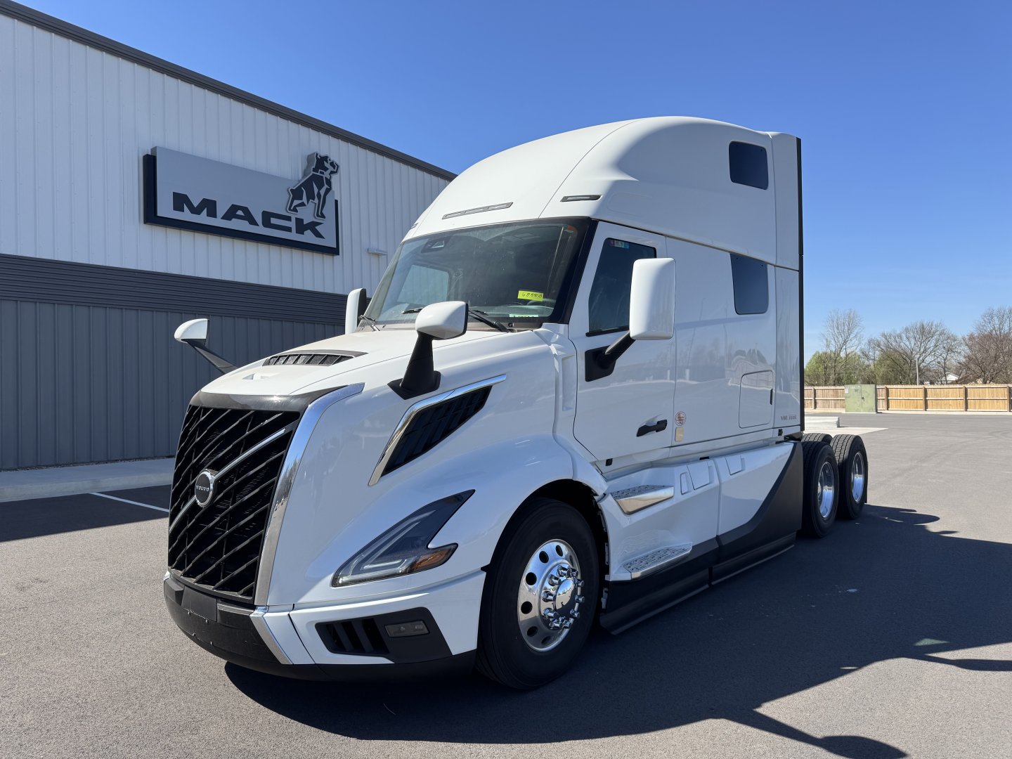 2026 Volvo VNL64T860
