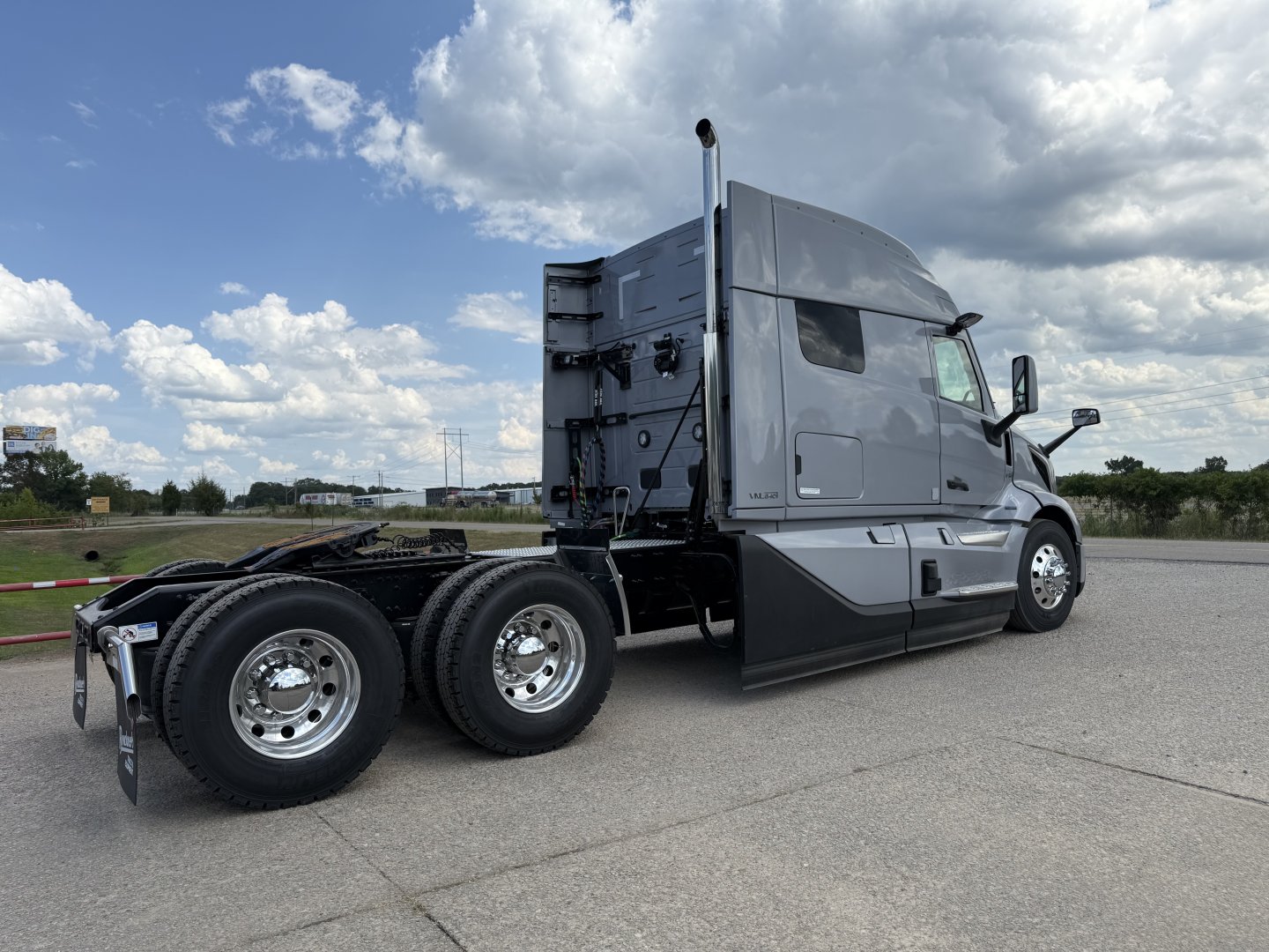 2026 Volvo VNL64T840