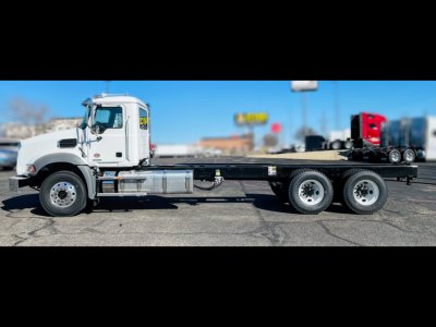 2025 Mack GR64B