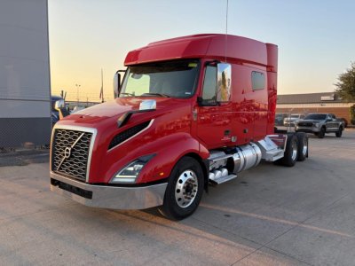 2021 Volvo VNL64T740