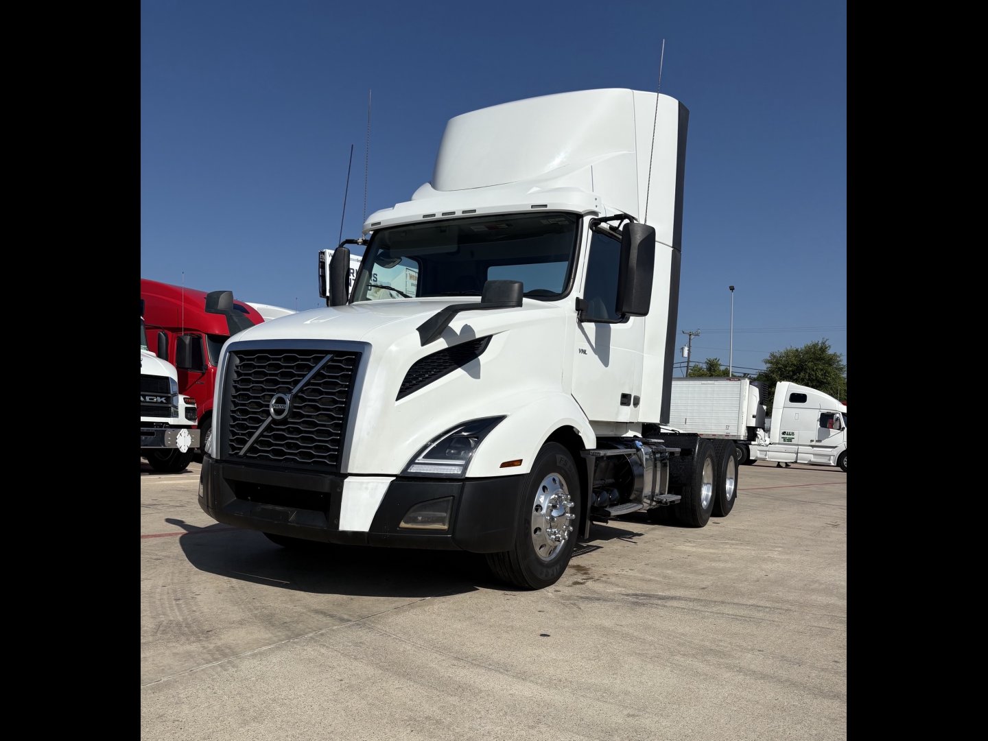 2019 Volvo VNL64T300