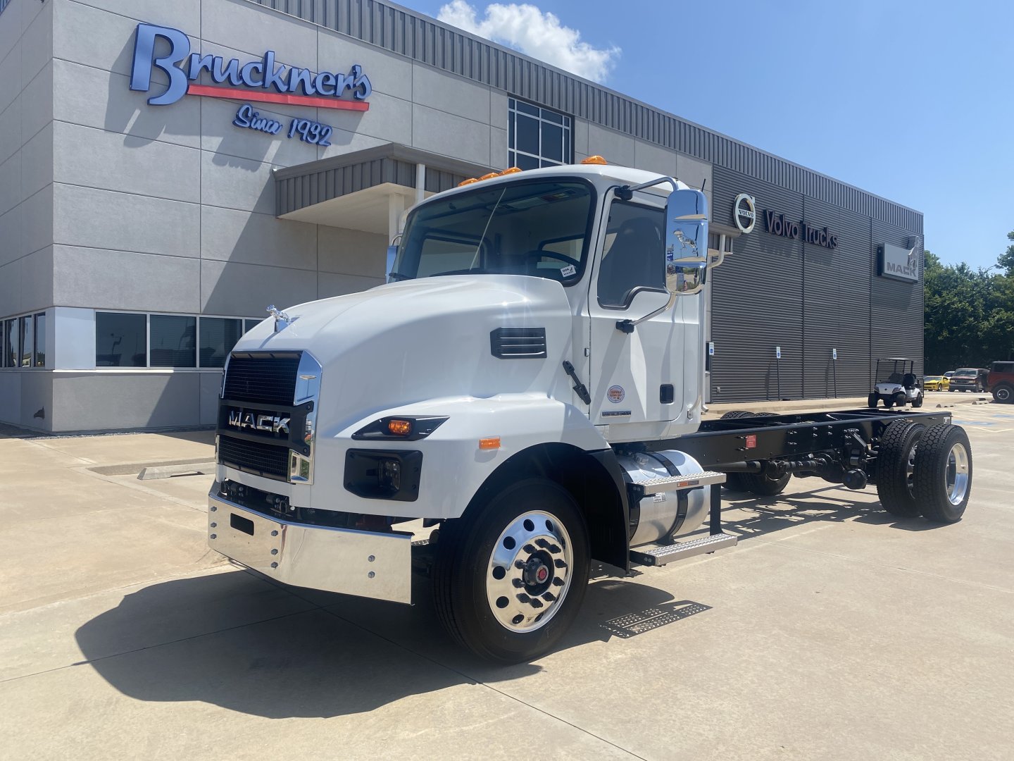 2026 Mack MD64