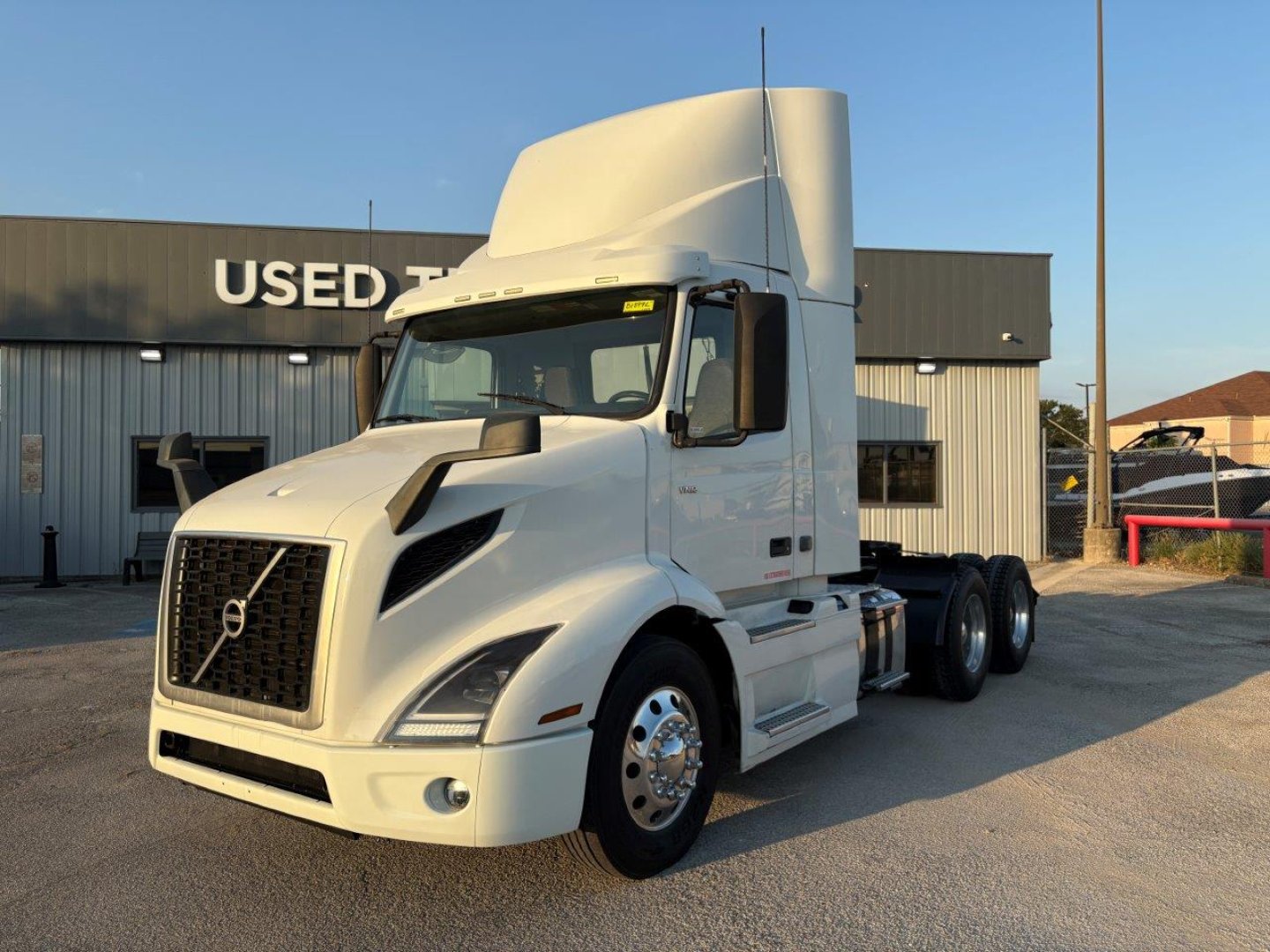 2020 Volvo VNR64T300