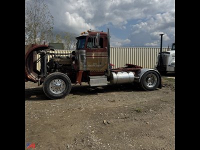 1984 Peterbilt 359 Tractor