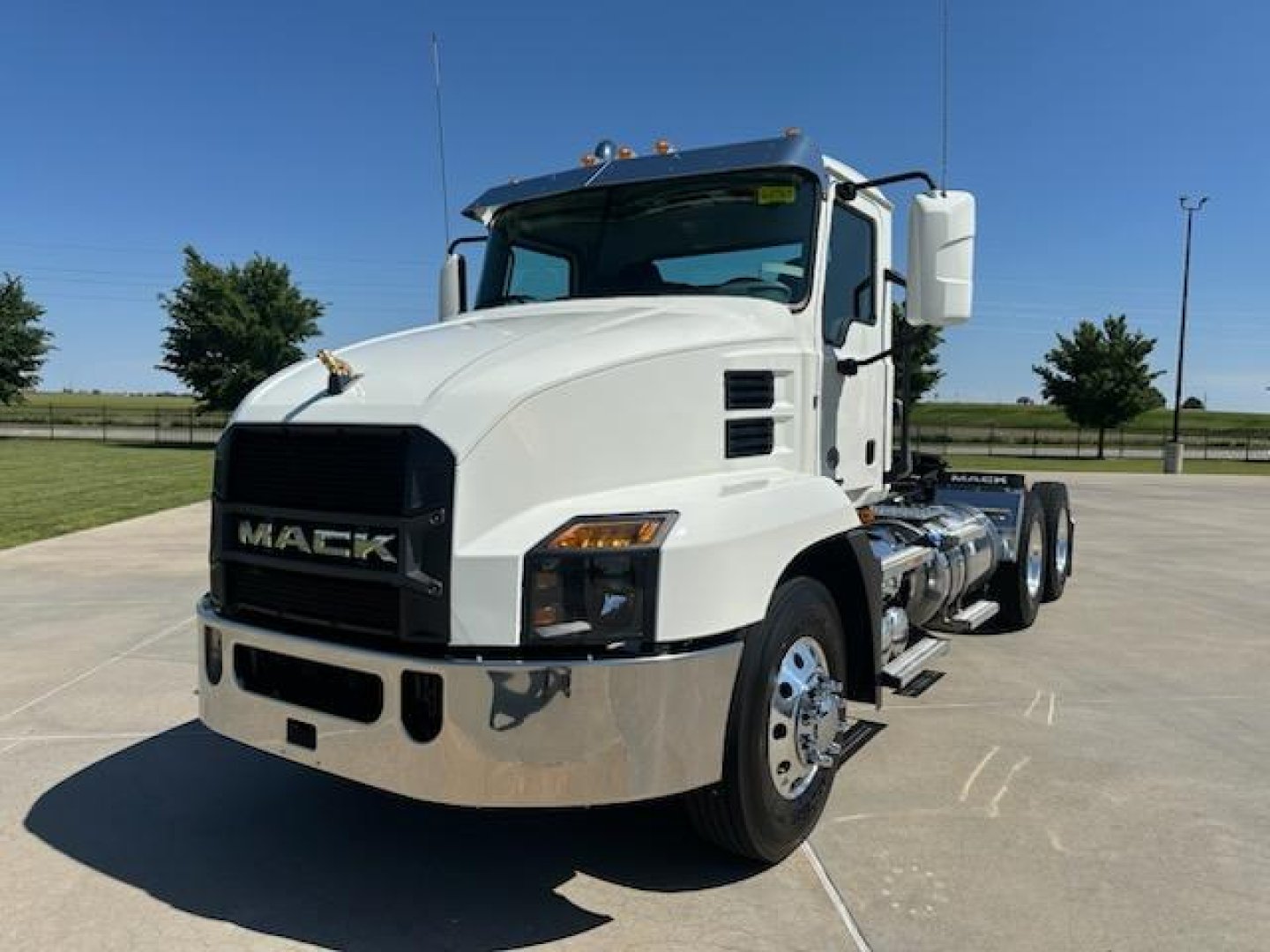 2026 Mack AN64T
