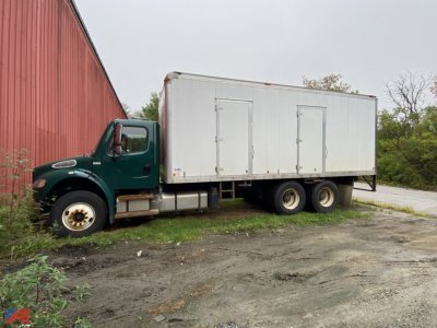 2017 Freightliner M2106