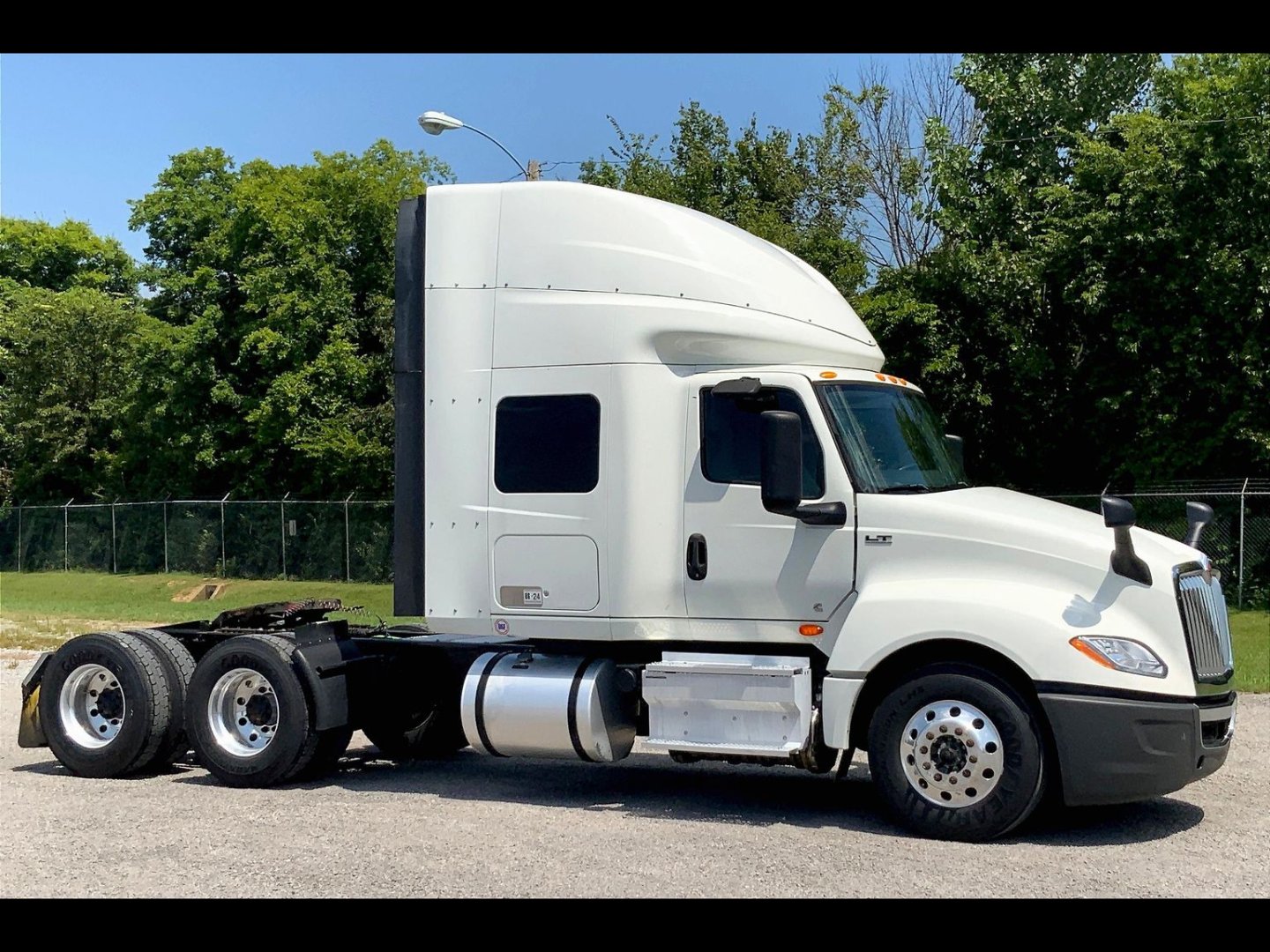 2022 INT LT625 6x4