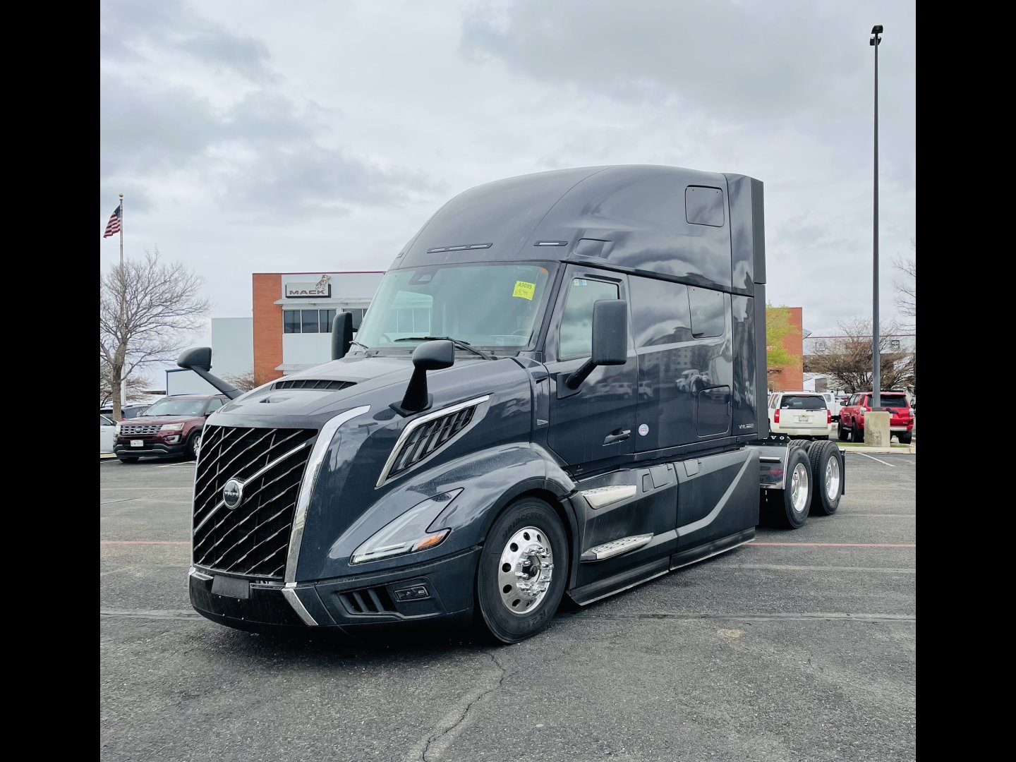2026 Volvo VNL64T860