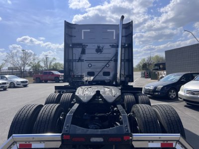 2026 Volvo VNL64T840