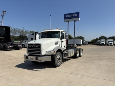 2018 Mack GU813