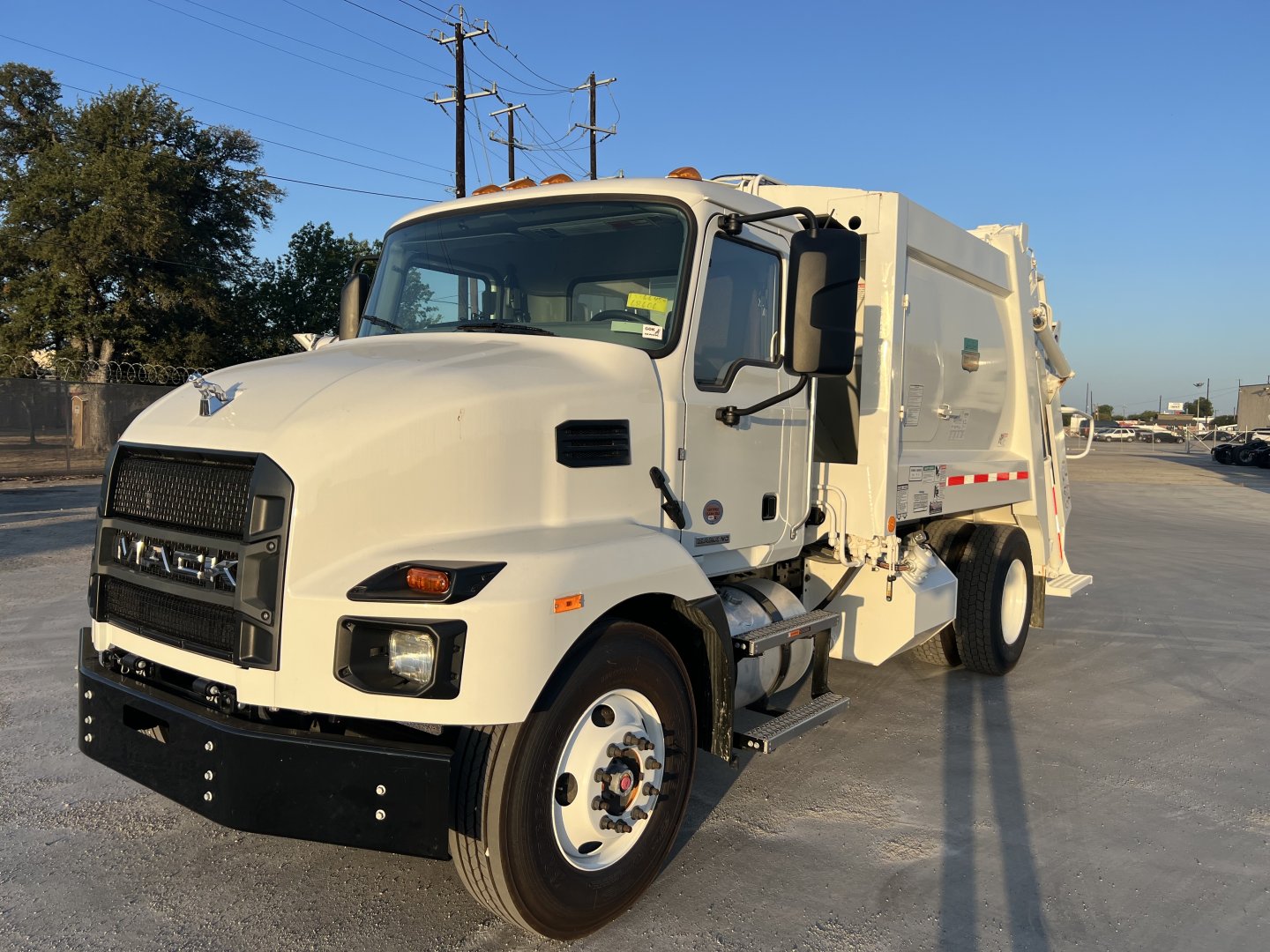 2026 Mack MD64