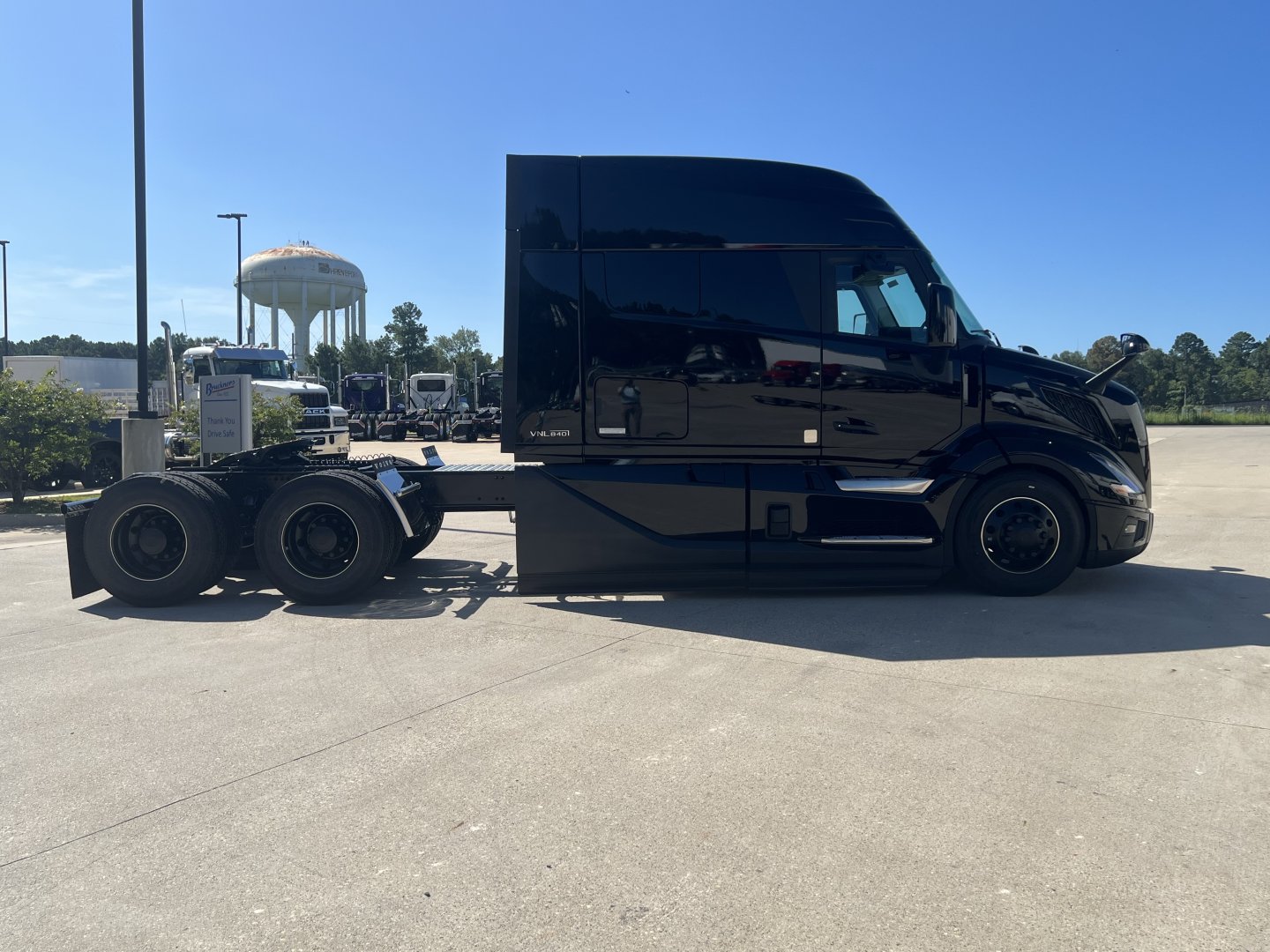 2026 Volvo VNL64T840