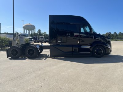 2026 Volvo VNL64T840